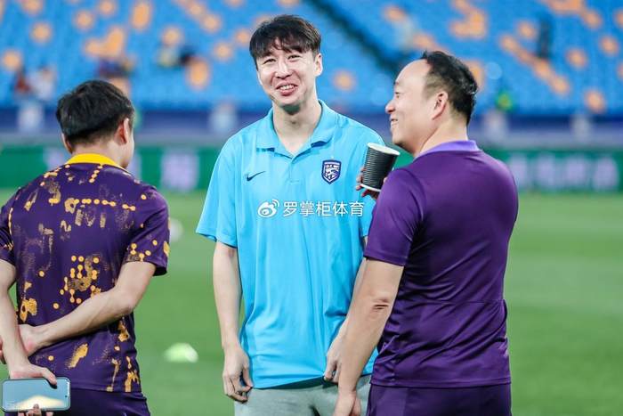 开云官网-曝37岁前国脚即将退役！18年的坚守，他是中国后卫 “铁血样本”？|任航|中超|三镇|超级杯|武汉三镇_新浪体育_新浪新闻