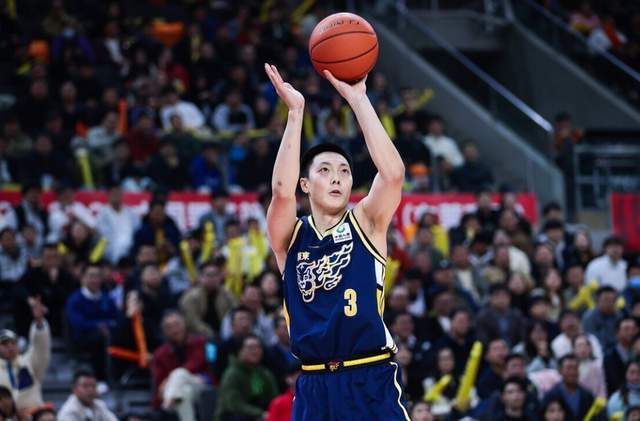 开云官网-广东VS吉林拒绝大爆冷！胡明轩强势反弹，杜锋要力保前三