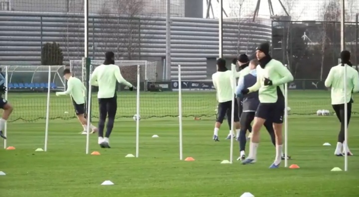 kaiyun中国官网-曼城备战加拉塔萨雷，尼科·冈萨雷斯参加了曼城的公开训练