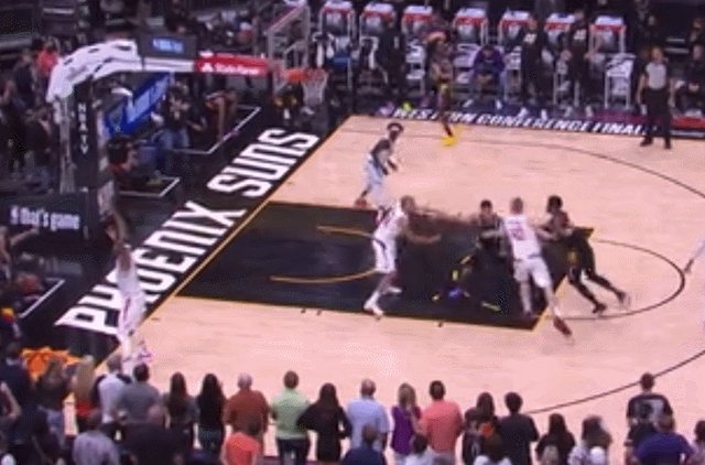 开云网页-0.2秒空接绝杀符合规则！蒙蒂完美战术助飞艾顿