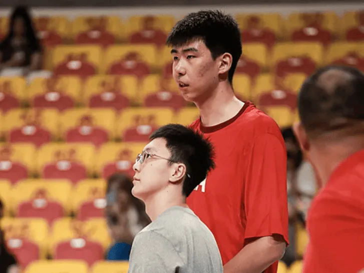 愿无大碍！徐昕半场出战6分钟，投篮1中1得到2分1篮板1抢断